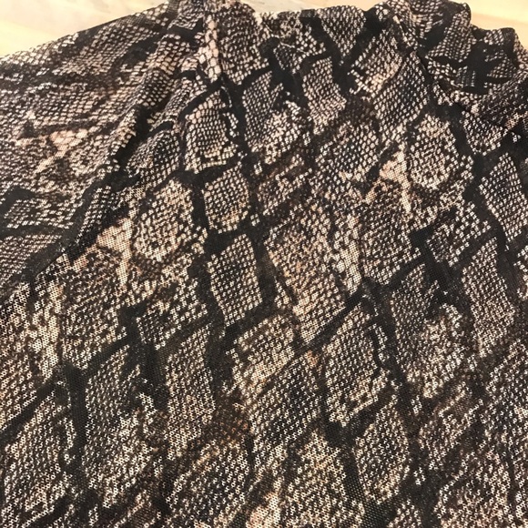 Mesh mock neck long sleeve - Picture 2 of 2